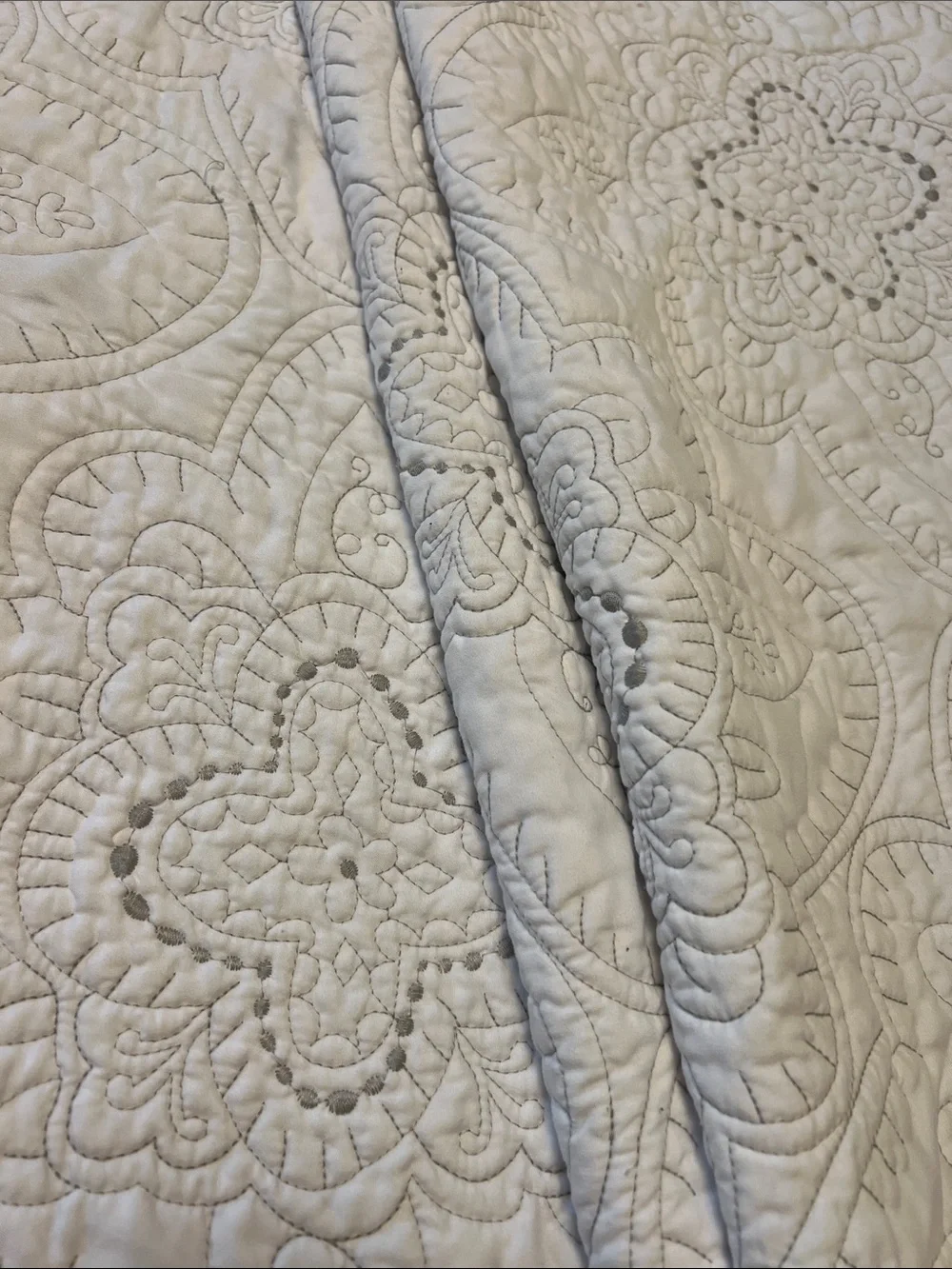 Vintage Cream Quilted Floral Medallion Bedspread